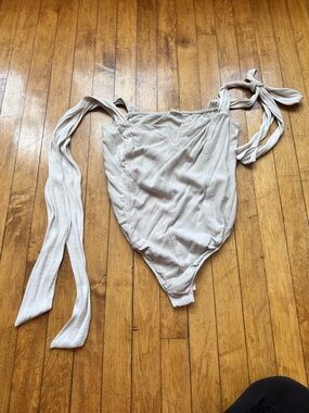 Free People V-Notch Linen Blend Top in Light Taupe